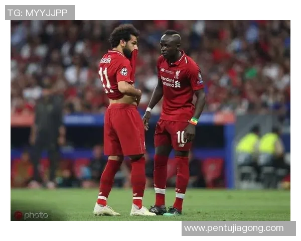 南京篮球队整体压制革新之路：从战术调整到团队协作的全方位提升