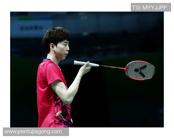 成都羽毛球队包夹战术解析与热点关注探讨