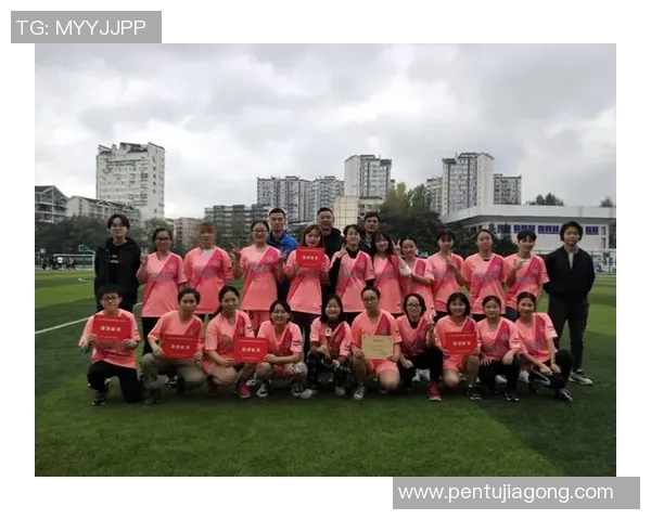 赛后分析：上海足球队与重庆足球队心理素质的较量与启示